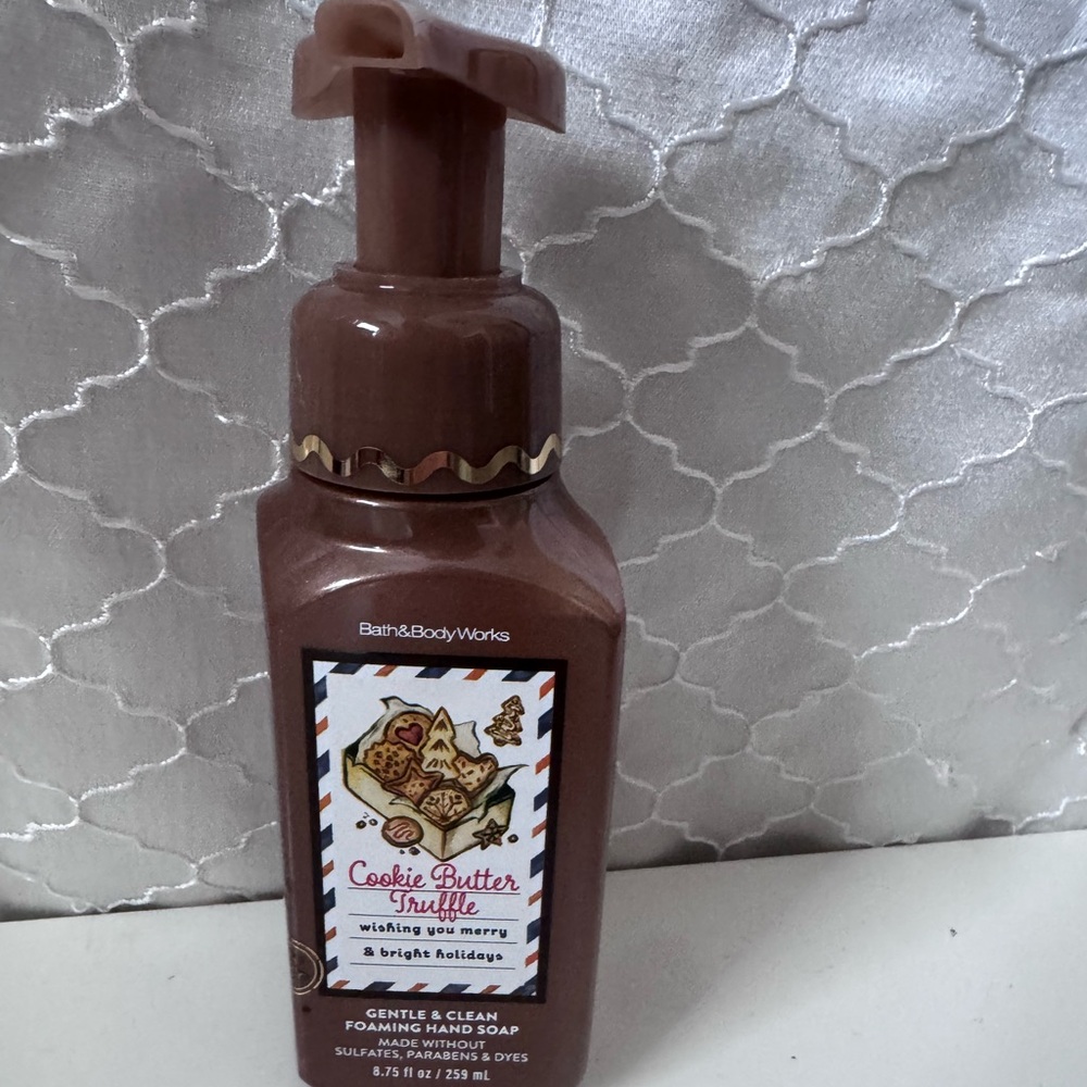 NEW Bath & Body Works Cookie Butter Truffle Gentle Foaming Hand Soap, 8.75 oz